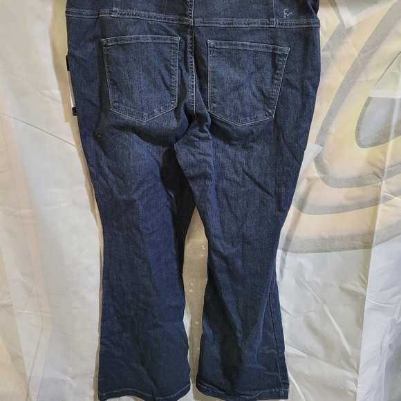 (3160)Melisa pull on, HighRise Flare,by Sofia Jeans, Women's Size 18W - Picture 6 of 17